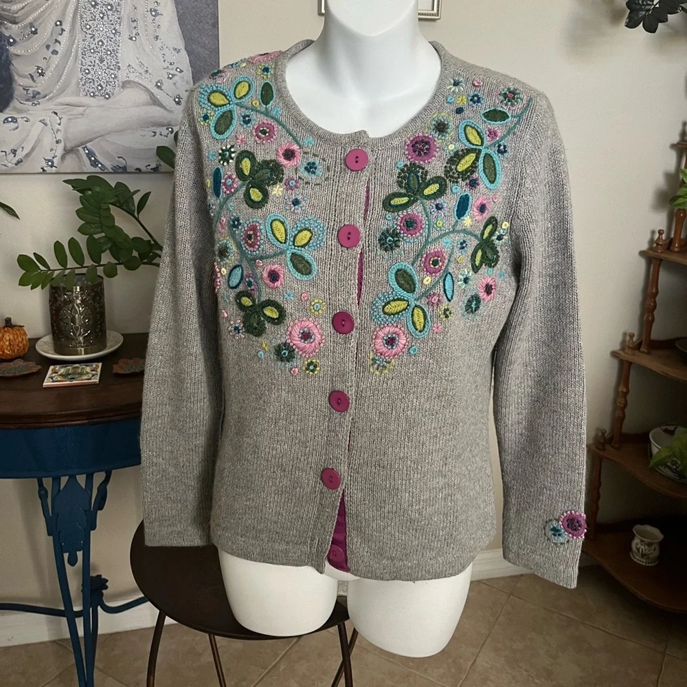 Vintage Talbots Petites Floral Embroidered Wool & Angora Cardigan Sweater Top S - Picture 1 of 9